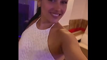 Latina brunette perra Latina brunette perra