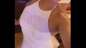 Latina brunette perra