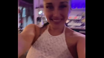 Latina brunette perra