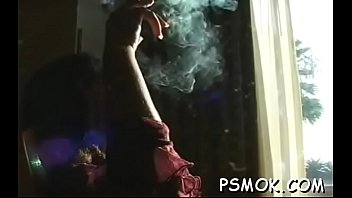 Busty wench can't live without balloons