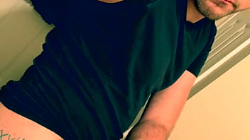 Jugando Con Dildo Gigante En Jockstrap thumbnail