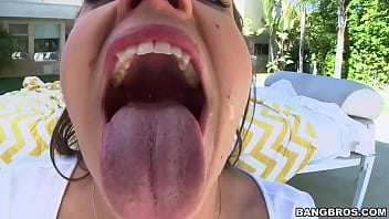 Abigail mac does good deeds Abigail mac does good deeds