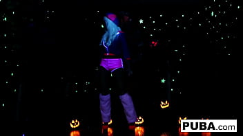 Sexy sluts lick each other's pussies