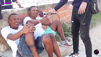 La gente en las comunas y fabellas activas con el chicle tv y tu desde donde nos ves