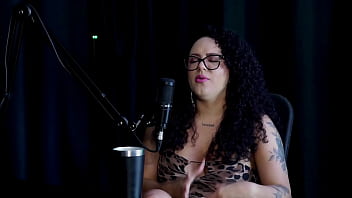 Foi para um hotel fazer fotos sensuais a família aceitou mas o irmão ficou com ciúmes não gosta de estereótipos e quando fez com uma mulher brunna sweet watch sheer red