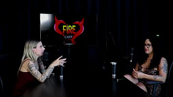 Foi para um hotel fazer fotos sensuais a família aceitou mas o irmão ficou com ciúmes não gosta de estereótipos e quando fez com uma mulher brunna sweet watch sheer red