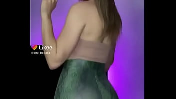 Ricas nalgas saltando en tu pene en primera persona