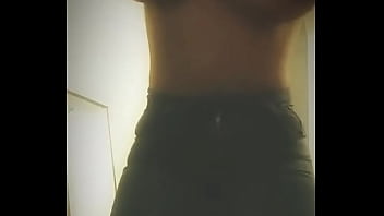 Leilu En Topless thumbnail