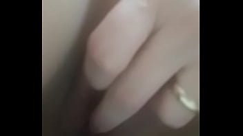 Deu a louca na esposa quer mostrar a bucetinha pros amigos