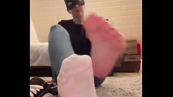 I know how much you love it when you see how sweaty my soles are •full video on #whitesocks #sweaty