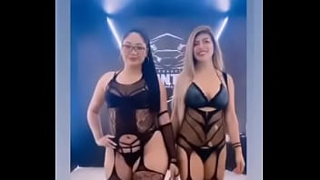 Anfitrionas y modelos