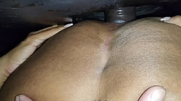 Adoro chupar um pau preto no gloryhole fiquei com tanto tesão que dei até o cu pra ele