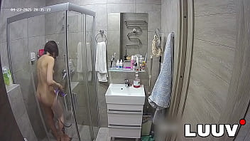 Luuv quick sex in the shower for young couple abbadon and kareflore