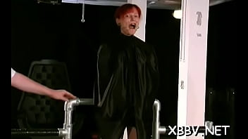 Adorable gal gives a full presentation of herself