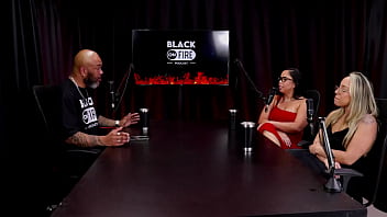 Trabalha na área da estética fizeram menage gosta de exibisionismo e casa de swing é acompanhante e é ousada aninha e renatinha watch sheer red