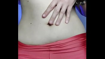 Fetiche de ombligo con la entrenadora del gym