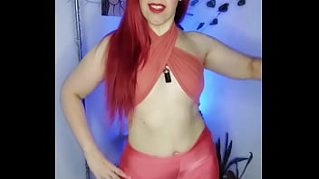 Fetiche de ombligo con la entrenadora del gym