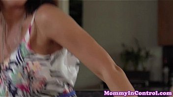 Raven milf doubleblowjob session ffm