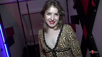 Young and sexy girl private home creampie gangbang