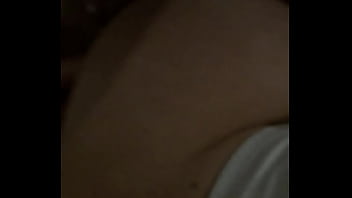 Marido adora que gozo no peito dela