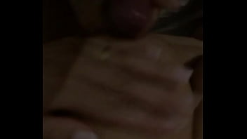 Marido adora que gozo no peito dela