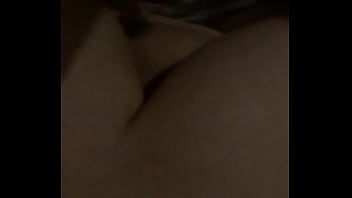 Marido adora que gozo no peito dela