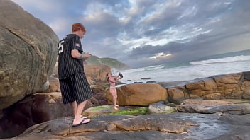 Comi a bucetuda na praia