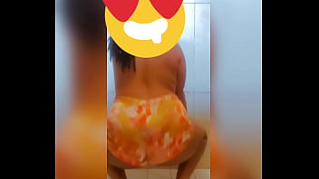 Shaking it for all the horny gentlemen out there