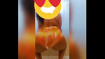 Shaking it for all the horny gentlemen out there