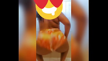 Shaking it for all the horny gentlemen out there