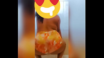 Shaking it for all the horny gentlemen out there