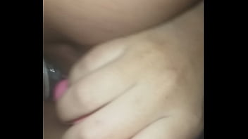 Usando vibrador e levando com