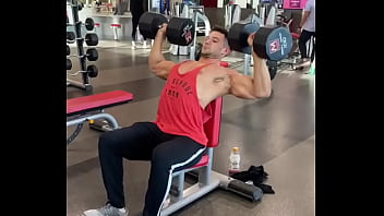 Quick workout before next shoot strength to match the aesthetics and looks