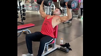 Quick workout before next shoot strength to match the aesthetics and looks