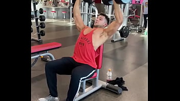 Quick workout before next shoot strength to match the aesthetics and looks