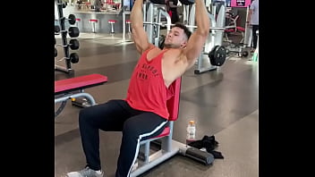 Quick workout before next shoot strength to match the aesthetics and looks