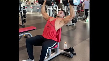 Quick workout before next shoot strength to match the aesthetics and looks