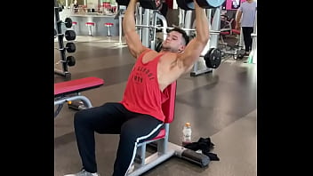 Quick workout before next shoot strength to match the aesthetics and looks