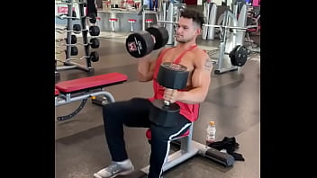 Quick workout before next shoot strength to match the aesthetics and looks