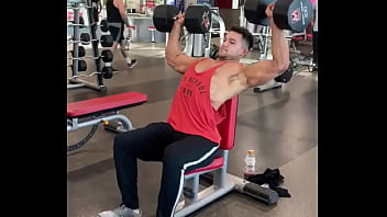 Quick workout before next shoot strength to match the aesthetics and looks