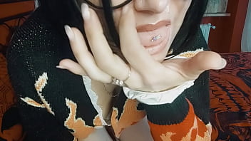 The the giantess uses you in place of her missing tooth and