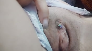 The the giantess uses you in place of her missing tooth and