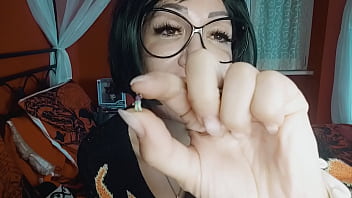 The the giantess uses you in place of her missing tooth and