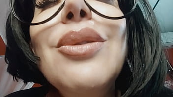 The the giantess uses you in place of her missing tooth and