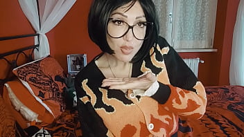 The the giantess uses you in place of her missing tooth and