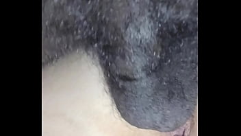 Casada dando o cozinho