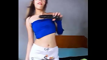 Bonneyuwu 14 26 pequeña puta se mastureba con dildo