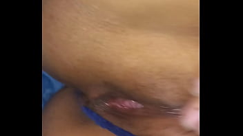 Novinha muito gostosa gosta de ser fudida forte com 4 paus brasileiros enormes