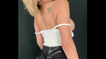 N’hésite pas à me faire une demande personnalisée avec la tenue de ton