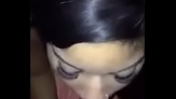 Morena rica me lo mama por dinero